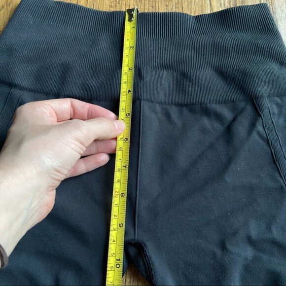 Lululemon Ebb And Flow Crop II Black size 6 - Picture 14 of 15